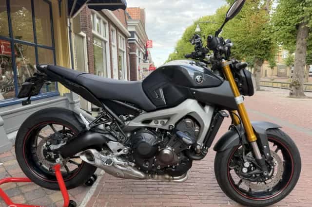 Yamaha MT-09 (2015) thumbnail 2