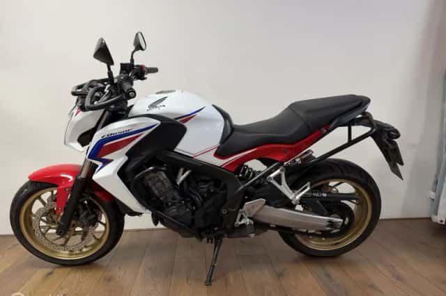 Honda CB650F (2015) thumbnail 2