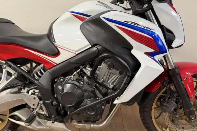 Honda CB650F (2015) thumbnail 4
