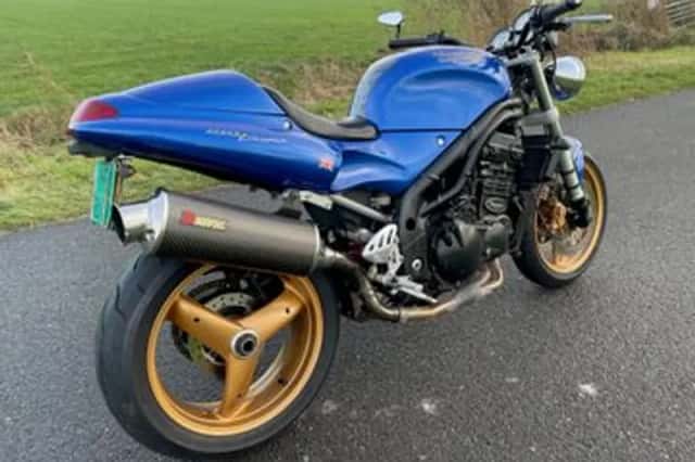 Triumph Speed Triple (1998) thumbnail 2