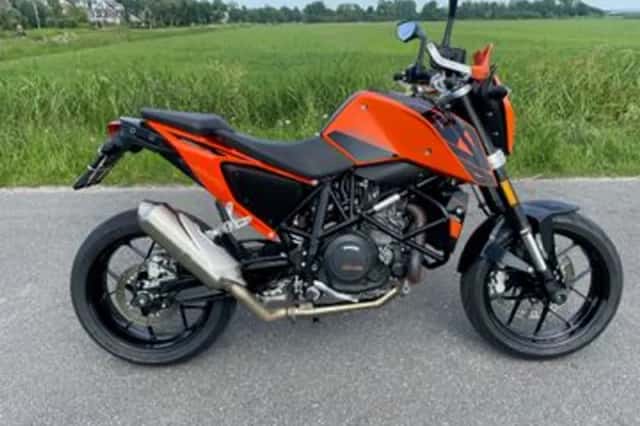 KTM 690 Duke (2016) thumbnail 1