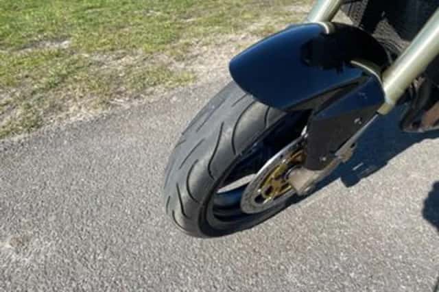Kawasaki Z1000 (2005) thumbnail 3