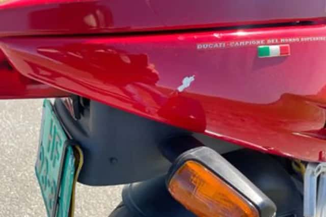 Ducati 888 (1992) thumbnail 3