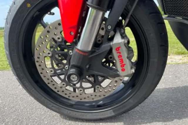 MV Agusta Brutale 1090 (2010) thumbnail 6