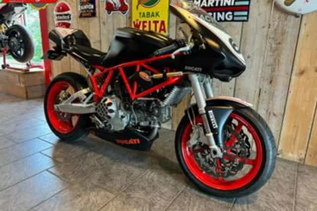DUCATI 1000 SS (2005) thumbnail 2
