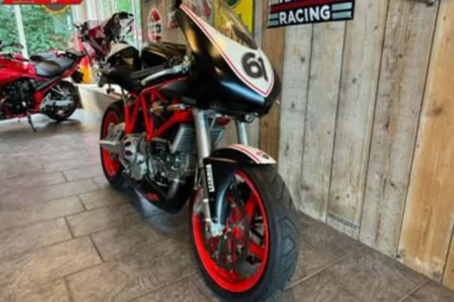 DUCATI 1000 SS (2005) thumbnail 3