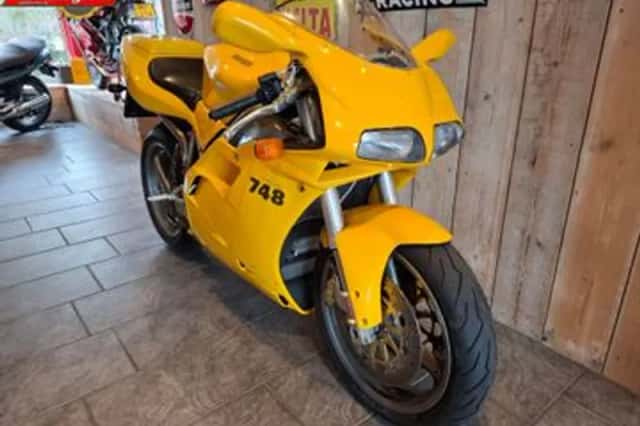 DUCATI 748 BIPOSTO (2000) thumbnail 2