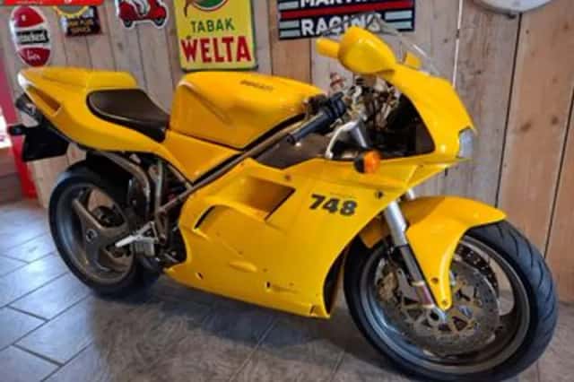 DUCATI 748 BIPOSTO (2000) thumbnail 3