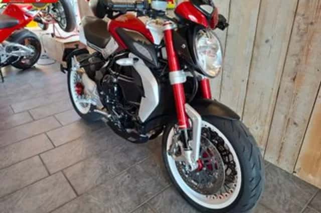 MV AGUSTA BRUTALE 800 DRAGSTER RR (2015) thumbnail 2