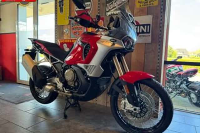 MV AGUSTA ENDURO VELOCE (2024) thumbnail 2