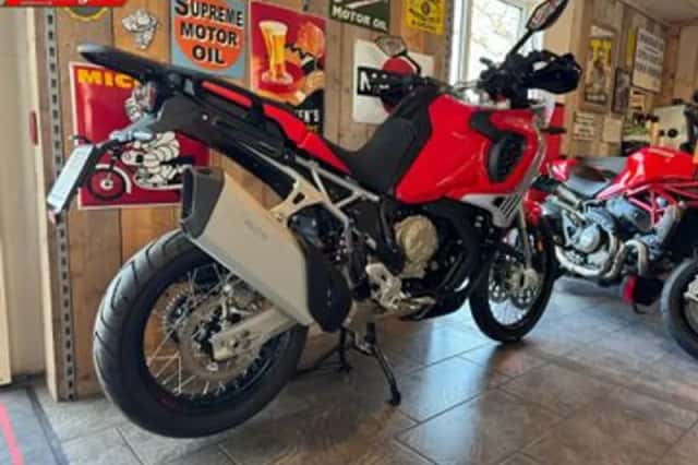 MV AGUSTA ENDURO VELOCE (2024) thumbnail 4
