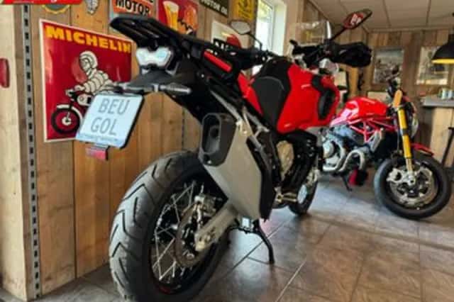 MV AGUSTA ENDURO VELOCE (2024) thumbnail 5