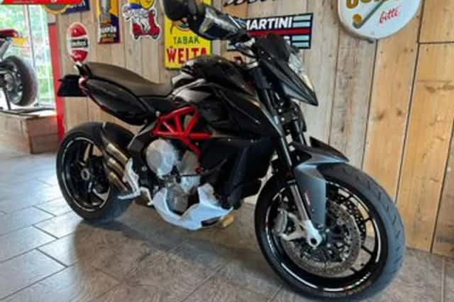 MV AGUSTA RIVALE 800 (2017) thumbnail 2