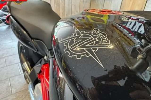 MV AGUSTA RIVALE 800 (2017) thumbnail 6