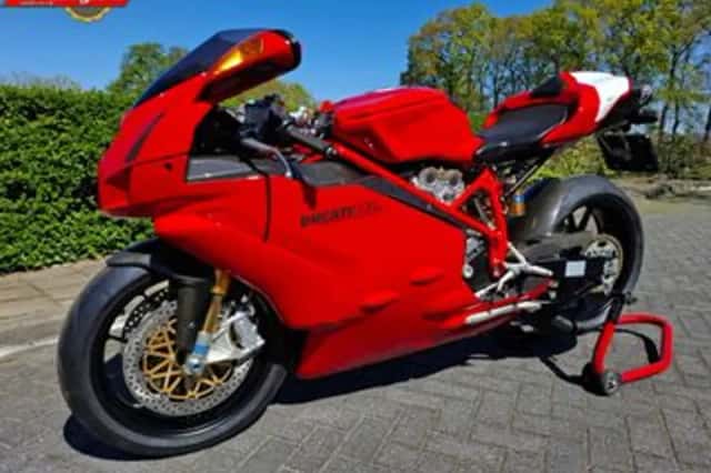 DUCATI 999 R (2005) thumbnail 1