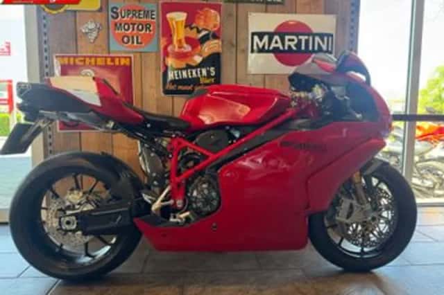 DUCATI 999 R (2005) thumbnail 4