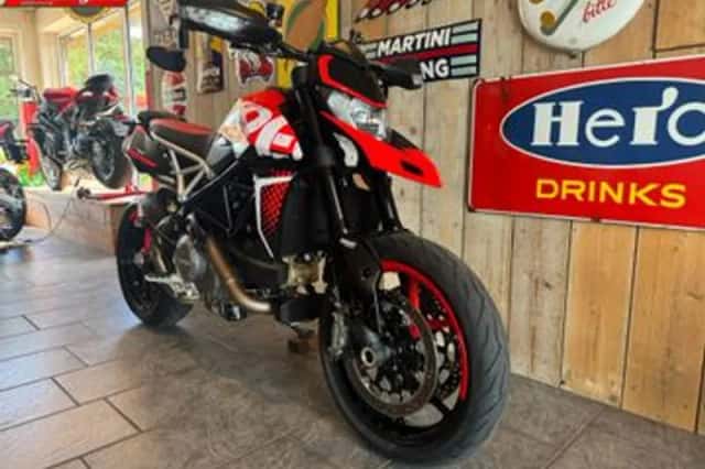 Ducati Hypermotard 950 RVE (2021) thumbnail 3