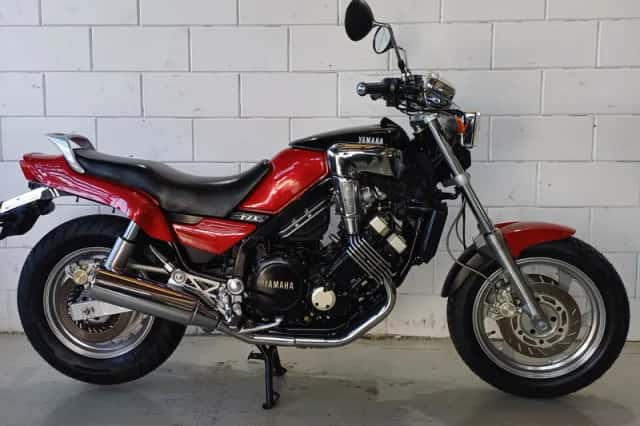 Yamaha FZX 750 (1992) thumbnail 1