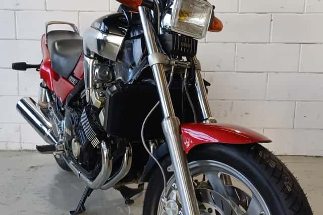 Yamaha FZX 750 (1992) thumbnail 3
