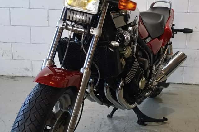 Yamaha FZX 750 (1992) thumbnail 4