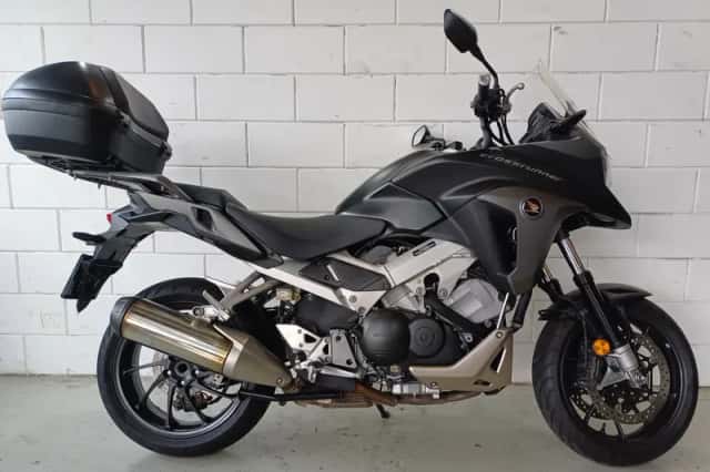 Honda VFR 800 X Crossrunner (2015) thumbnail 1
