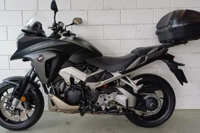 Honda VFR 800 X Crossrunner (2015) thumbnail 2
