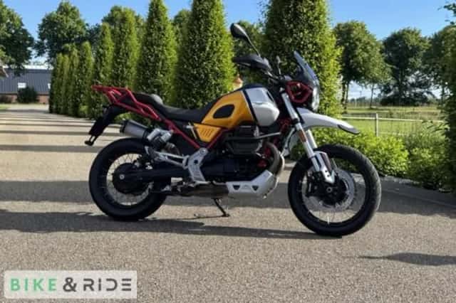Moto Guzzi V85 TT (2022) thumbnail 1