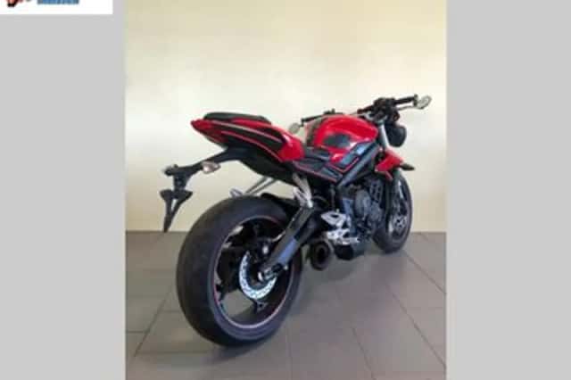 Triumph Street Triple S (2018) thumbnail 2