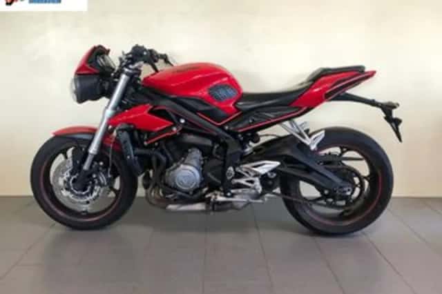 Triumph Street Triple S (2018) thumbnail 4