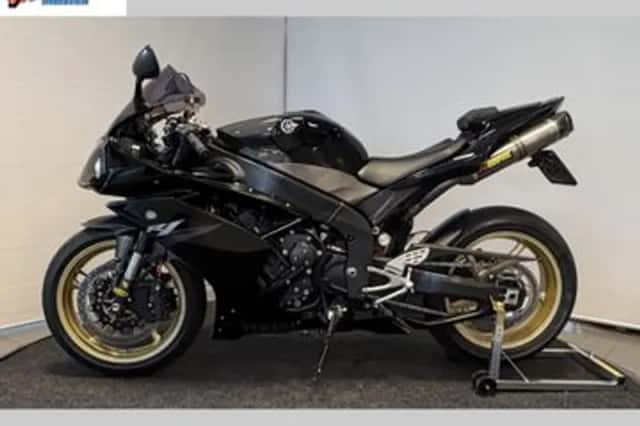 Yamaha YZF-R1 (2008) thumbnail 1