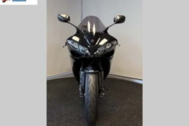 Yamaha YZF-R1 (2008) thumbnail 2