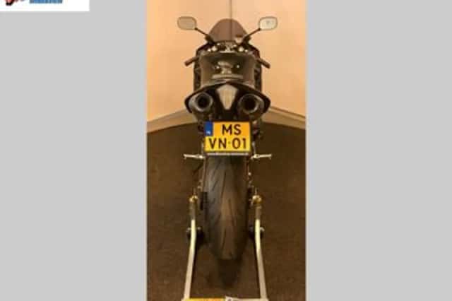 Yamaha YZF-R1 (2008) thumbnail 3