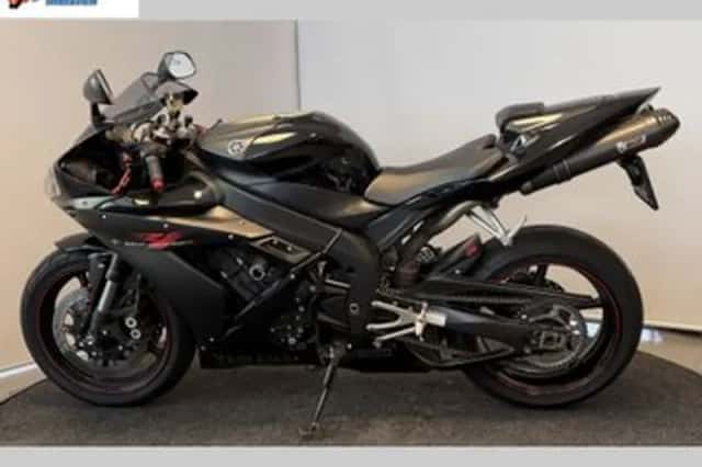 Yamaha YZF-R1 (2006) thumbnail 1
