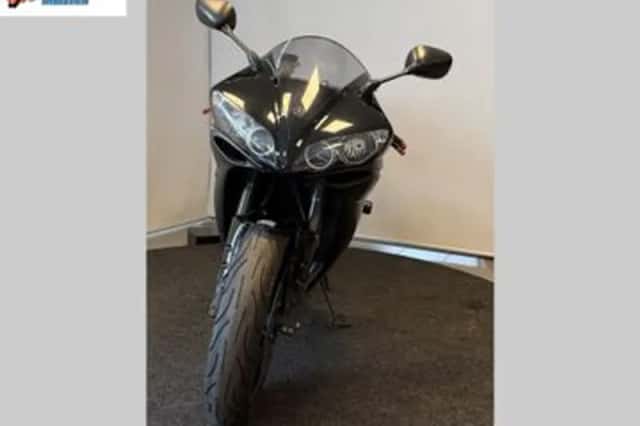 Yamaha YZF-R1 (2006) thumbnail 2