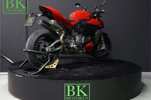 Ducati Streetfighter V2 (2025) thumbnail 5