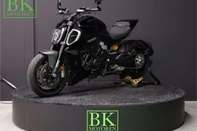 DUCATI DIAVEL V4 (2023) thumbnail 2