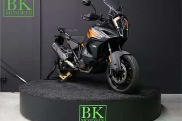 KTM 1290 Super Adventure (2022) thumbnail 1