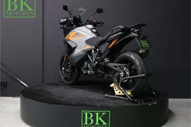 KTM 1290 Super Adventure (2022) thumbnail 4
