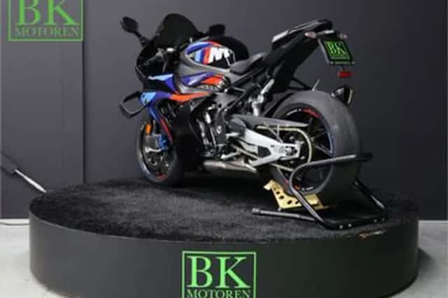 BMW M 1000 RR (2026) thumbnail 4