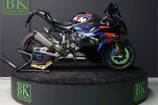 BMW M 1000 RR (2026) thumbnail 6
