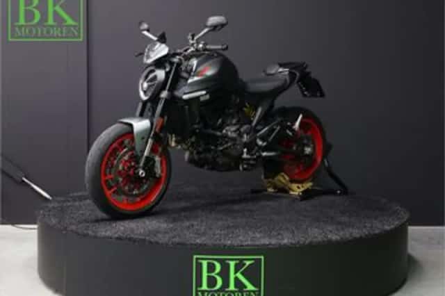 Ducati Monster 937 (2022) thumbnail 2
