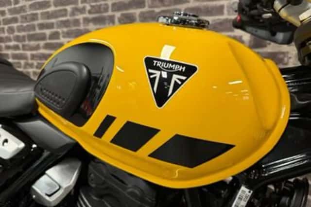 Triumph Scrambler 400 XC Racing Yellow (2026) thumbnail 3