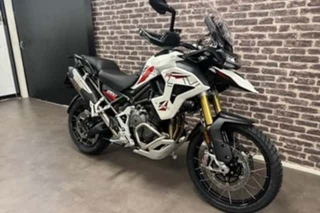 Triumph Tiger 1200 Desert Edition Crystal White (2026) thumbnail 2
