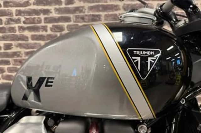 Triumph Scrambler 1200 XE Silver Ice / Phantom Black (2026) thumbnail 3