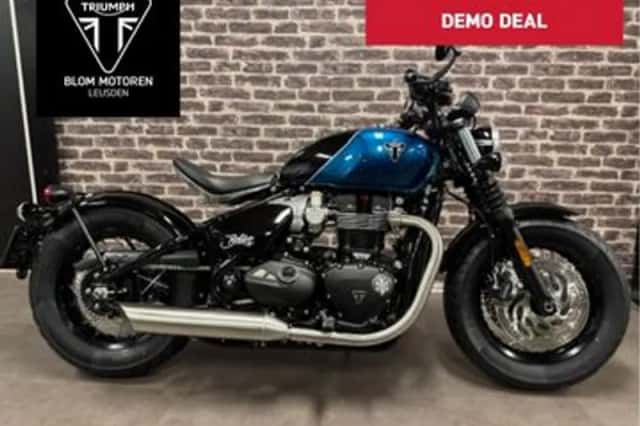 Triumph Bobber Interstellar Blue / Sapphire Black (2026) thumbnail 1