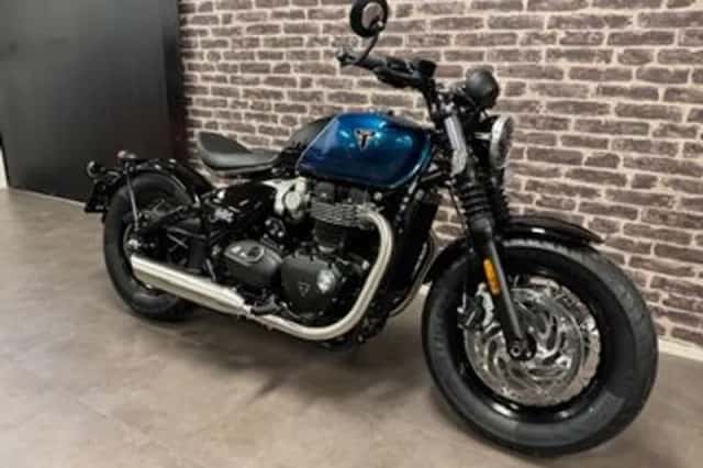 Triumph Bobber Interstellar Blue / Sapphire Black (2026) thumbnail 2
