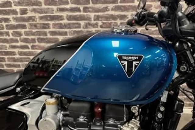 Triumph Bobber Interstellar Blue / Sapphire Black (2026) thumbnail 3