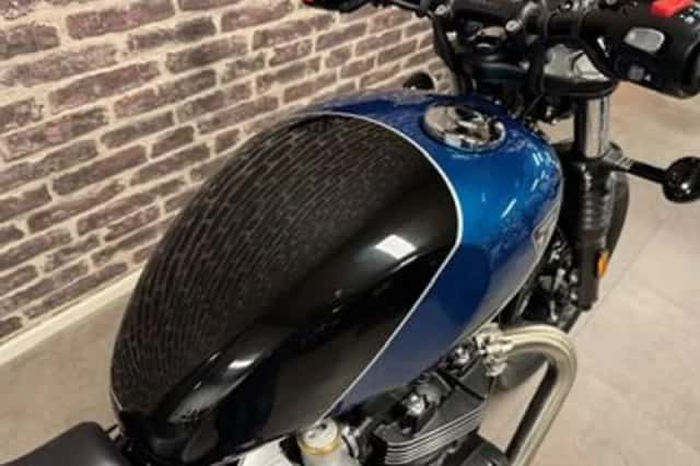 Triumph Bobber Interstellar Blue / Sapphire Black (2026) thumbnail 6
