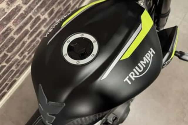 Triumph Street Triple RS (2020) thumbnail 4