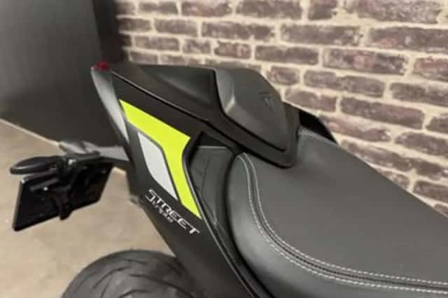 Triumph Street Triple RS (2020) thumbnail 5